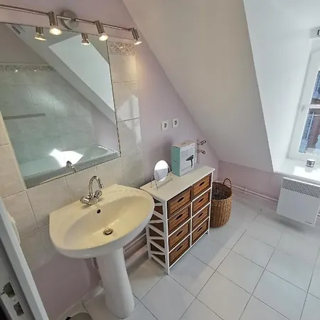 Les Bois Flottes Apartment