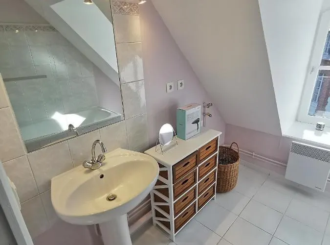 Les Bois Flottes Apartment